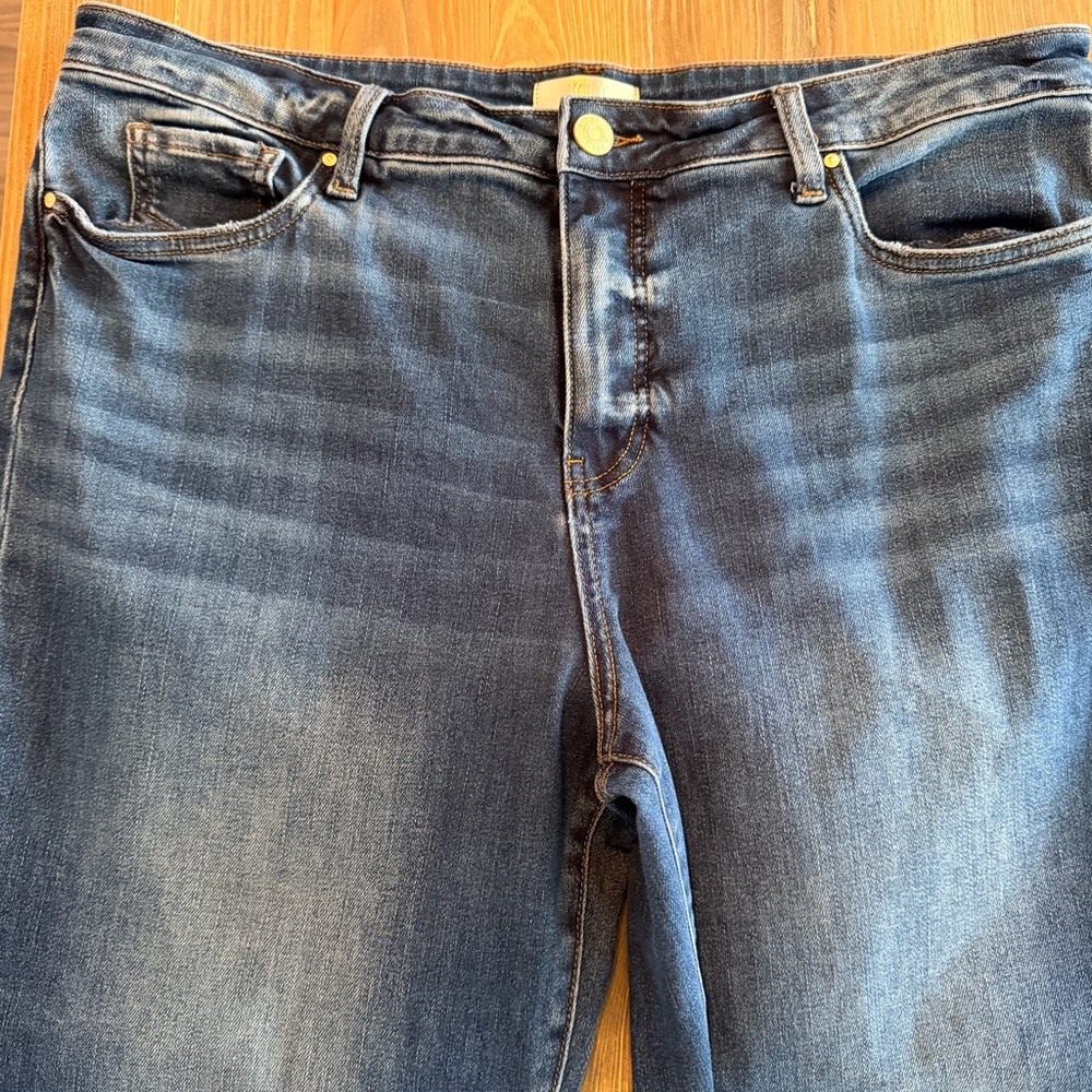 Kut from The Kloth Plus Size Reese High-Rise Fab AB Ankle Straight Raw Hem - Picture 4 of 8